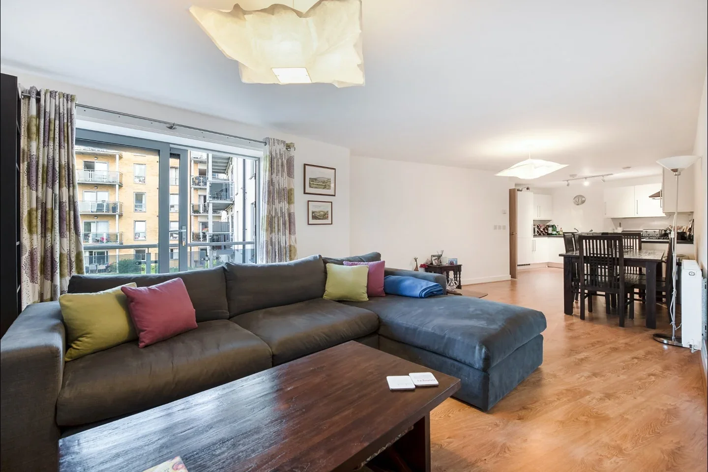 Flat St George's Grove in Greater London