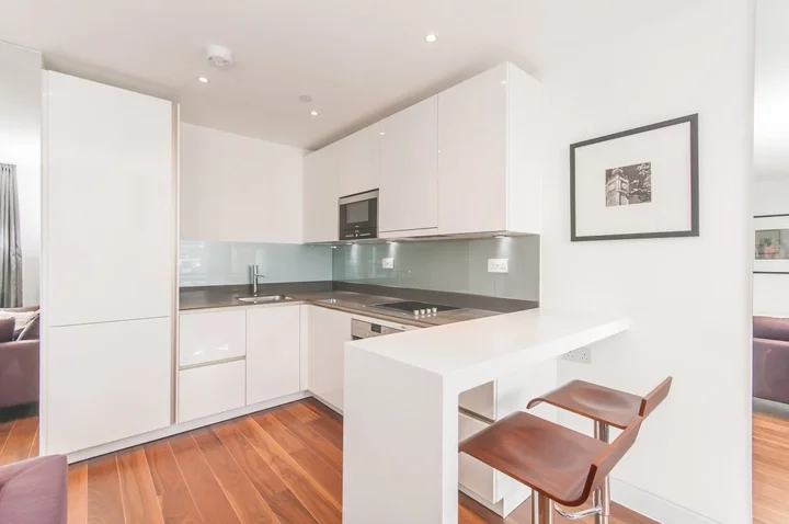 Flat Leonard Street in Greater London