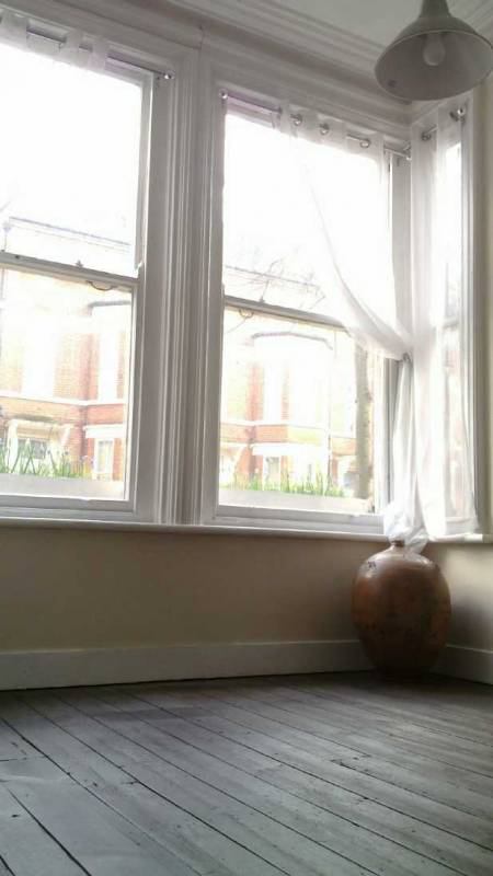 Room Forest Road West in Nottingham