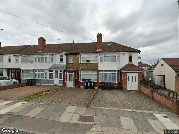 House Tynemouth Drive in Greater London