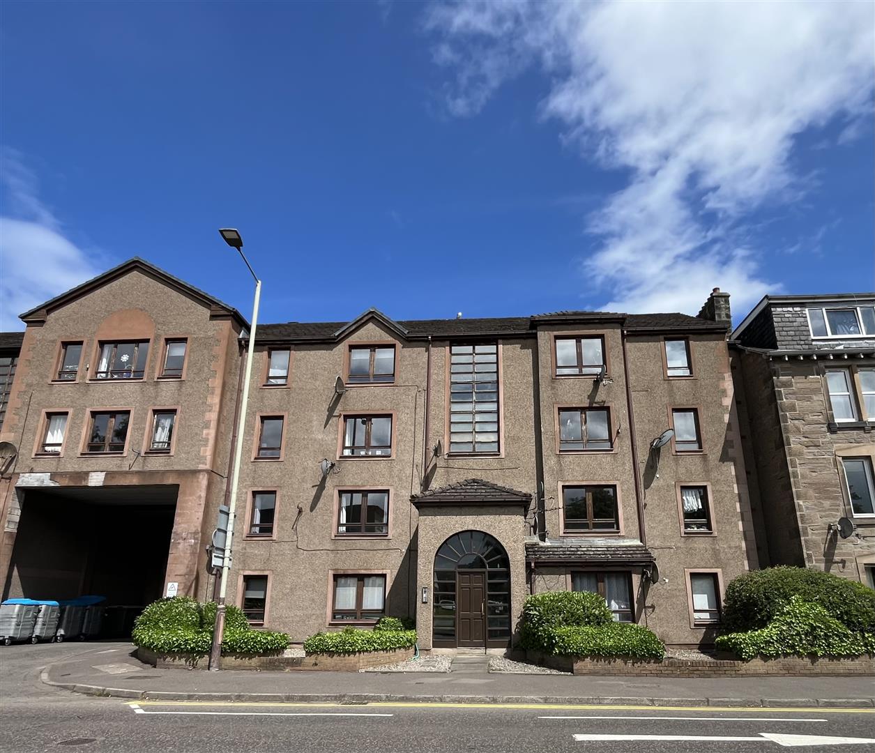Flat Dunkeld Road in Perth