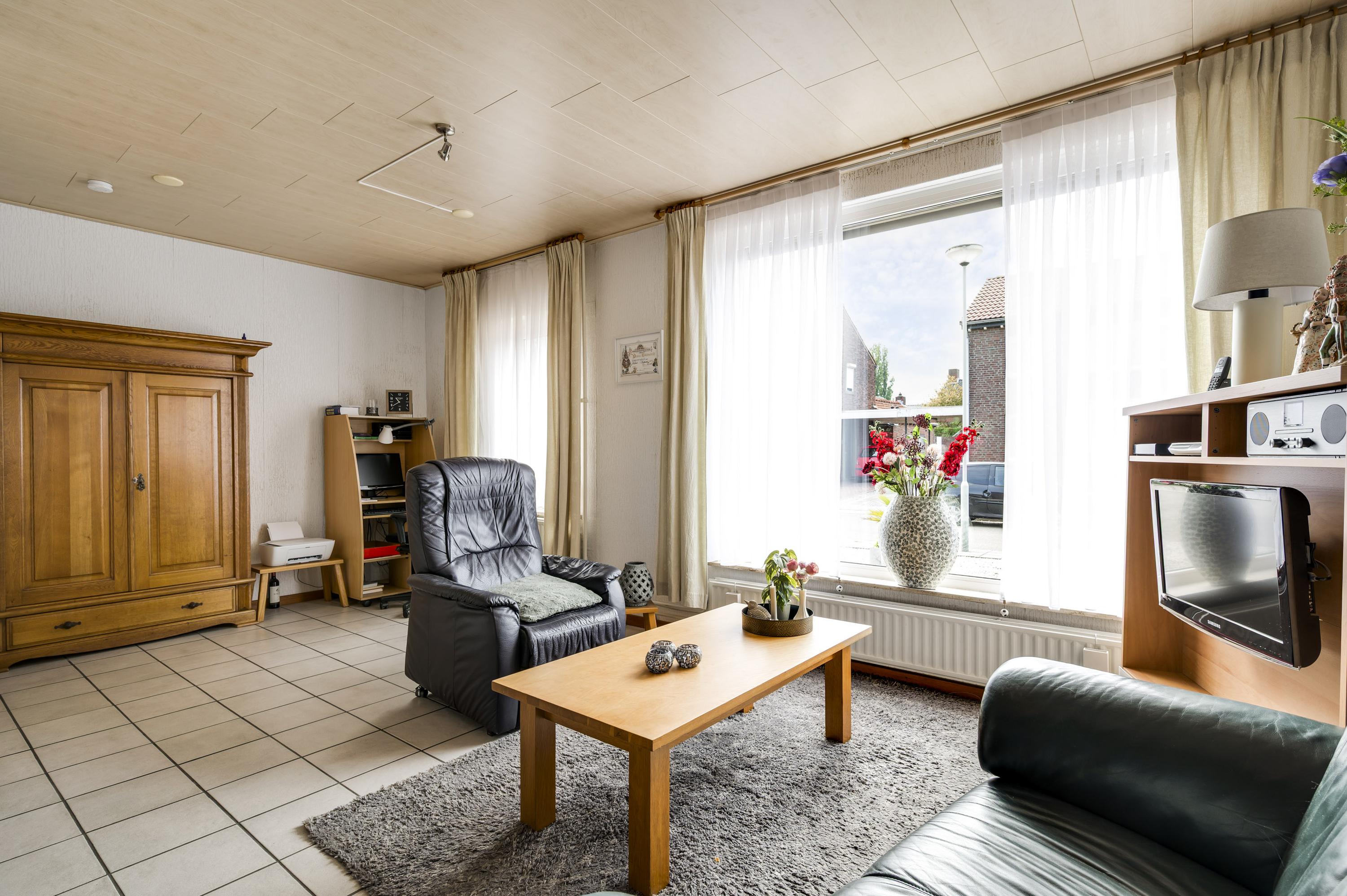 Twee-onder-één-kap te koop: Toomstraat 3, Thorn
