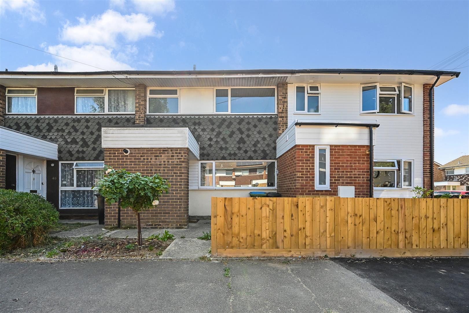 House Birdham Close in Arun
