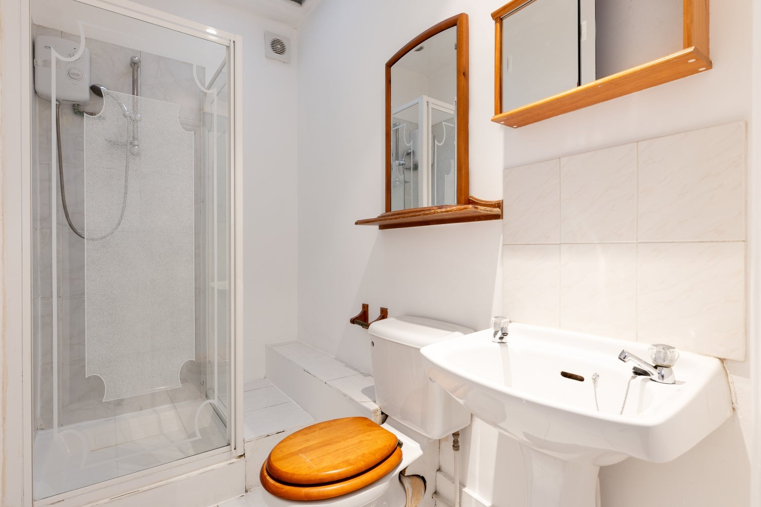 Flat De Vere Gardens in Greater London