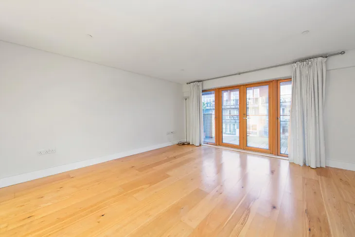 Flat Marina Place in Greater London