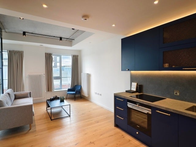 Flat Hercules Slip in Greater London
