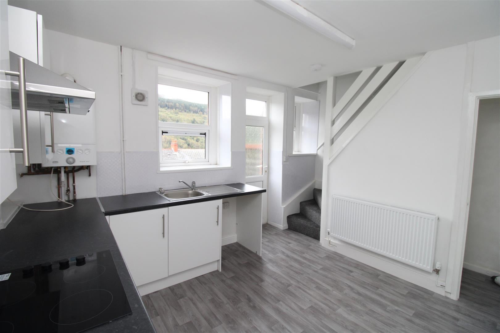 Flat Ty'r Felin Street in Miskin
