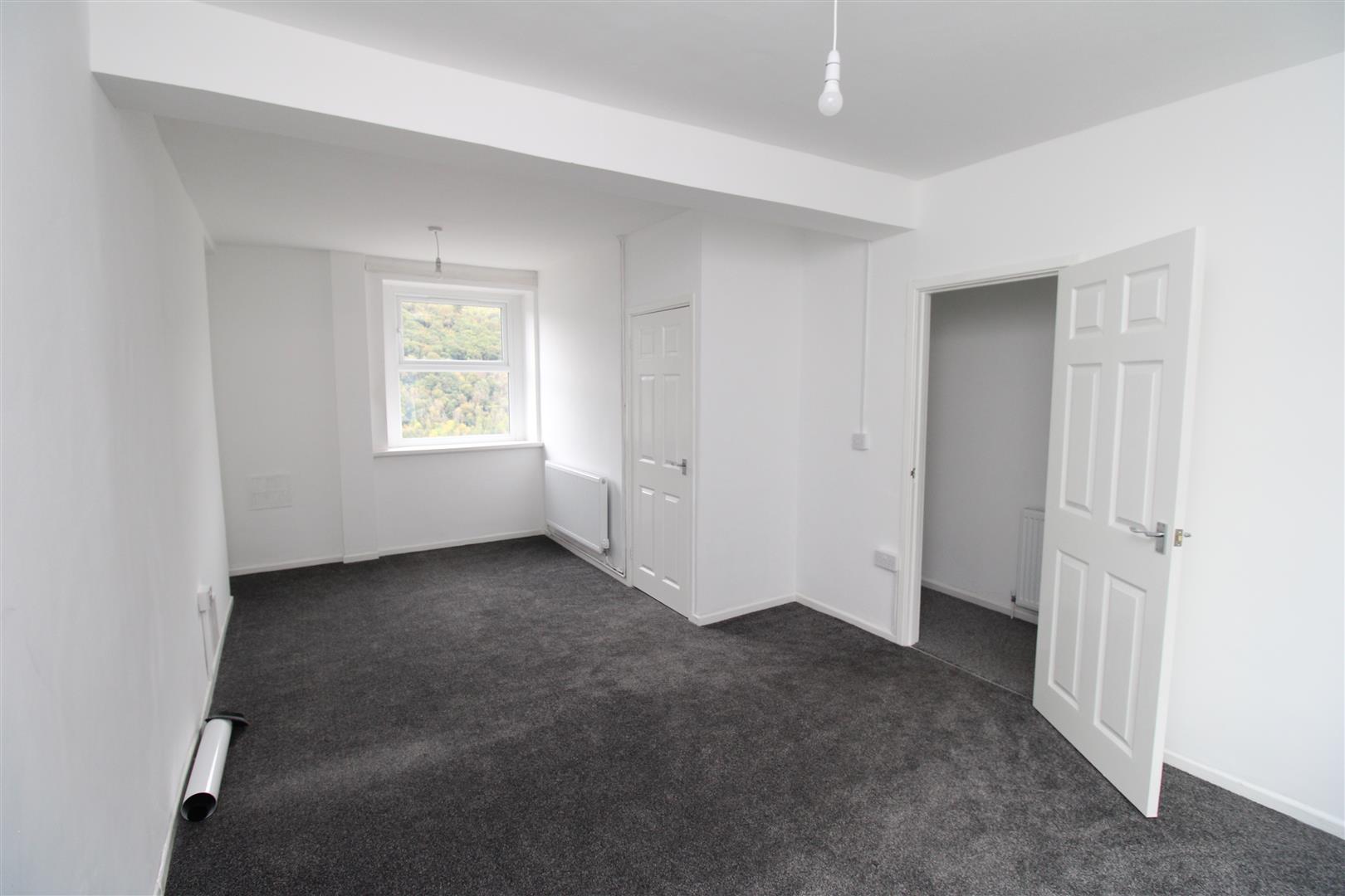 Flat Ty'r Felin Street in Miskin