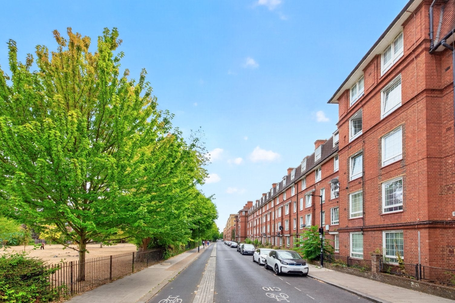 Flat Manciple Street in Greater London