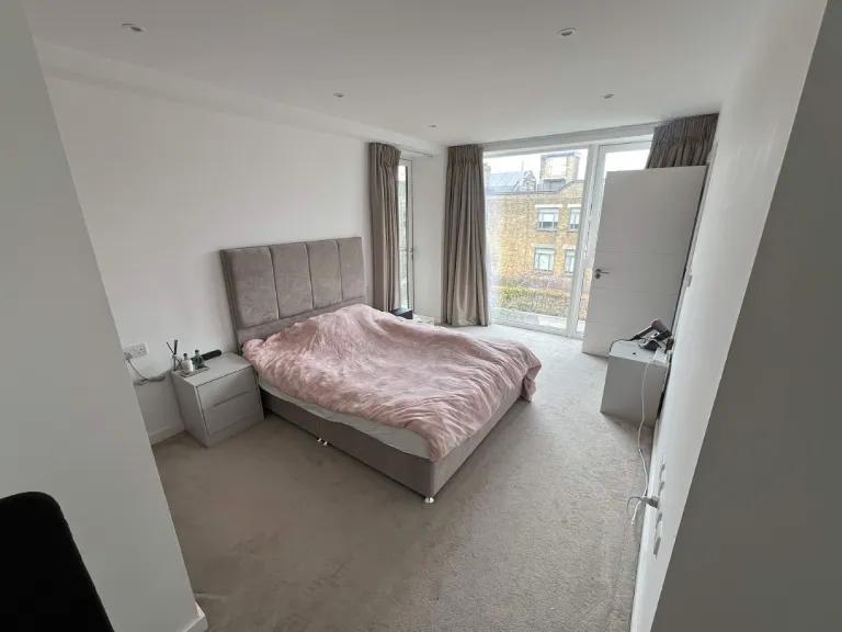 Room Pentonville Road in Greater London