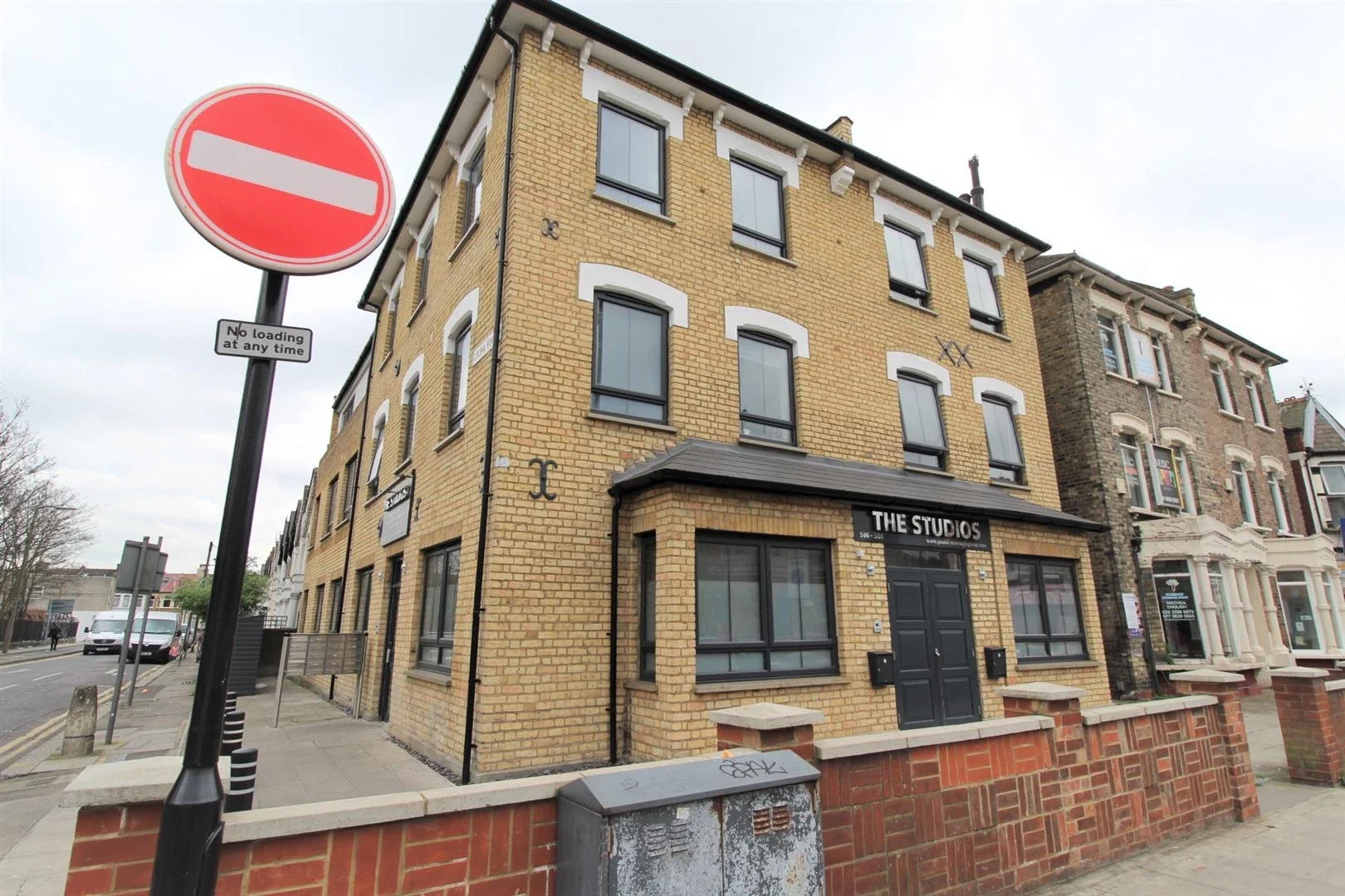Flat Harringay Road in Greater London
