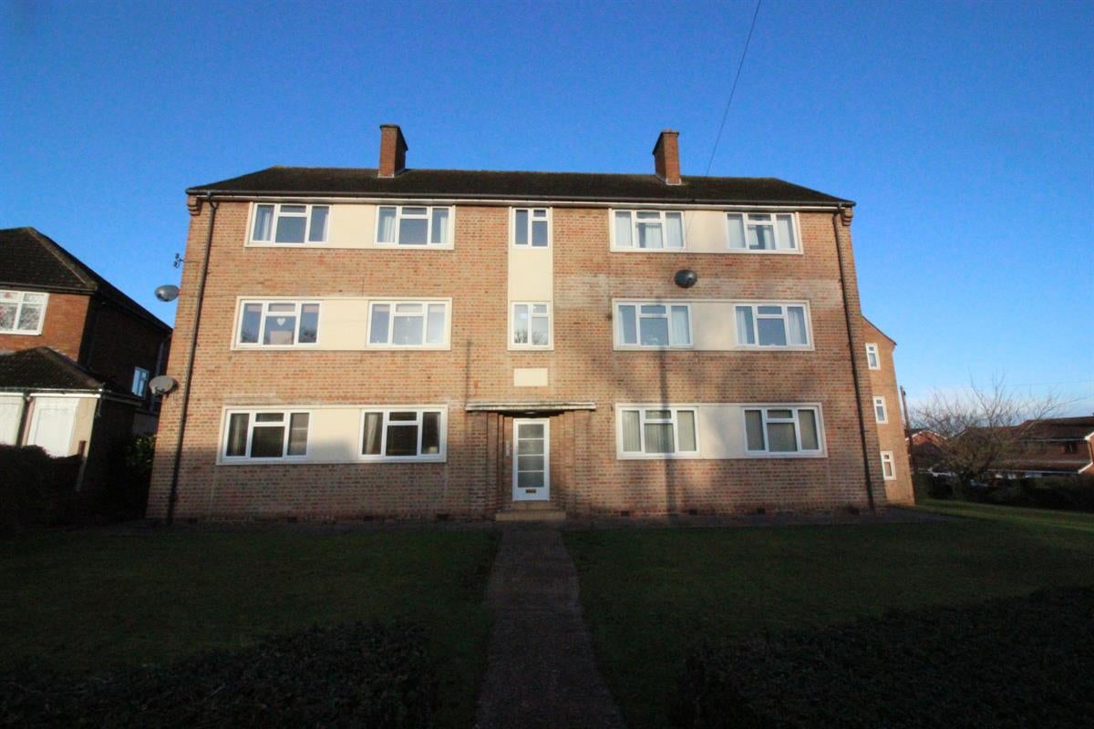 Flat Bickley Avenue in Birmingham