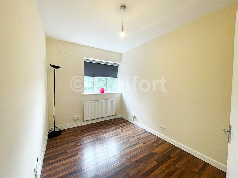 Flat Eversholt Street in Greater London