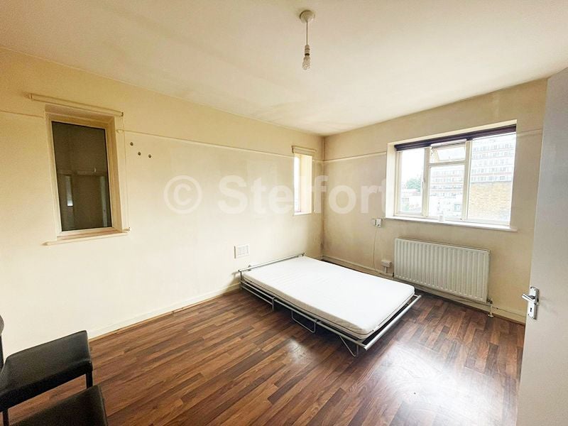 Flat Eversholt Street in Greater London