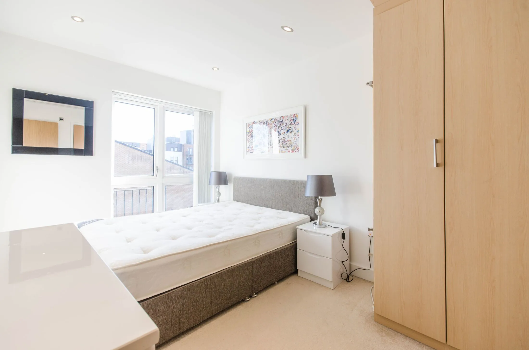 Flat Fairthorn Road in Greater London