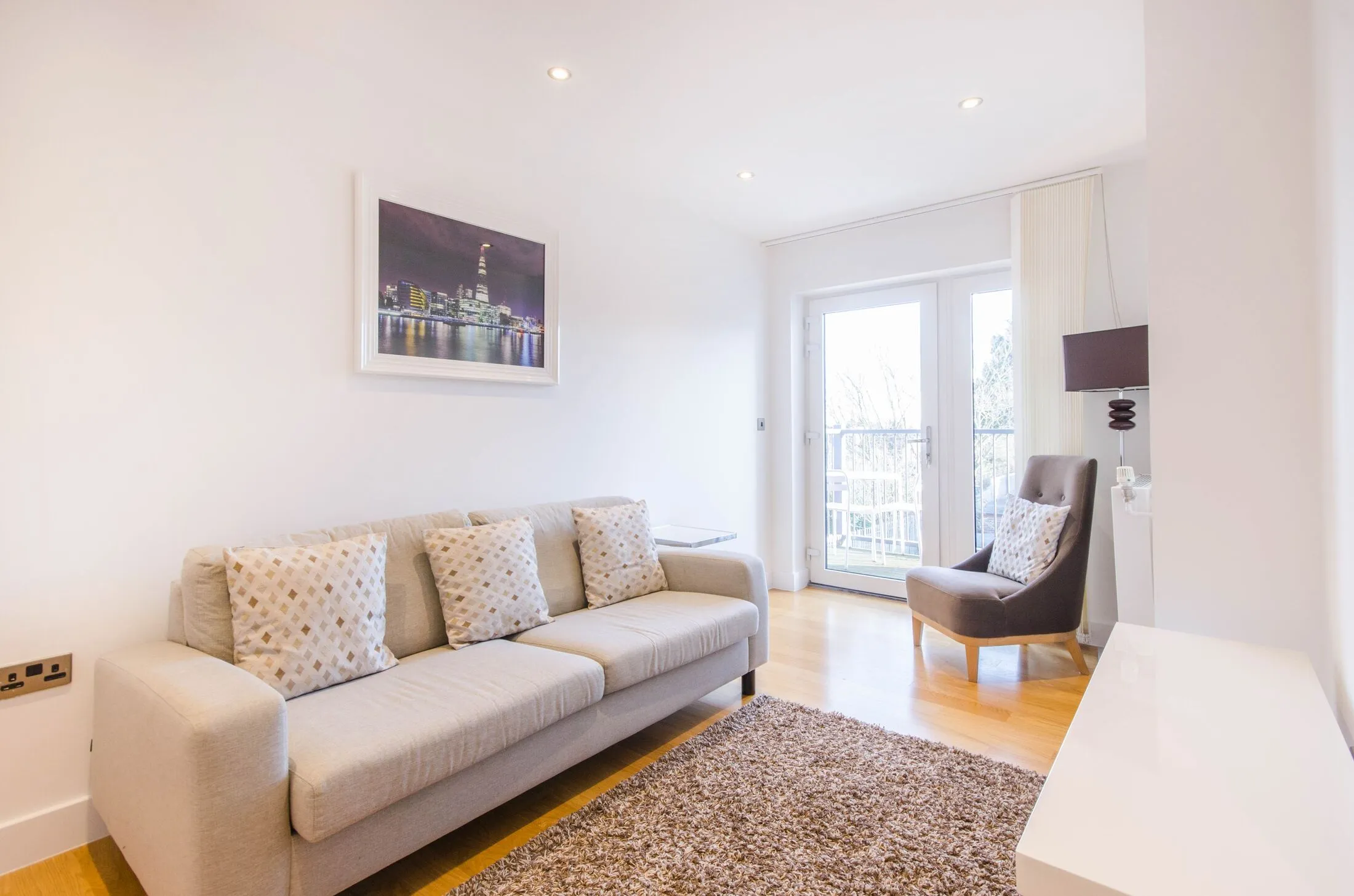 Flat Fairthorn Road in Greater London