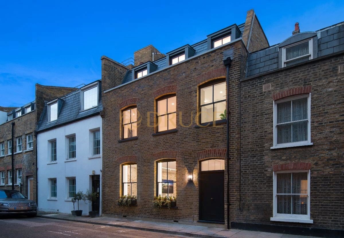 Flat Bingham Place in City of Westminster