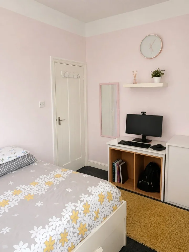 Flat Chippenham Road in City of Westminster