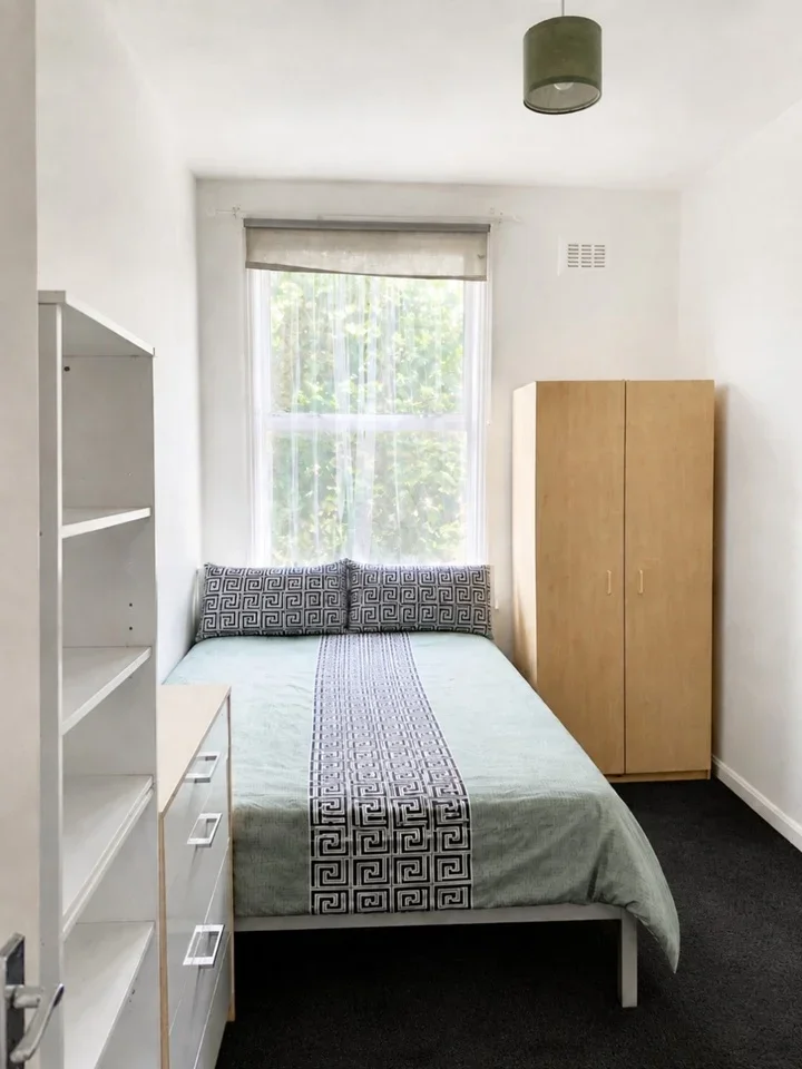 Flat Chippenham Road in City of Westminster