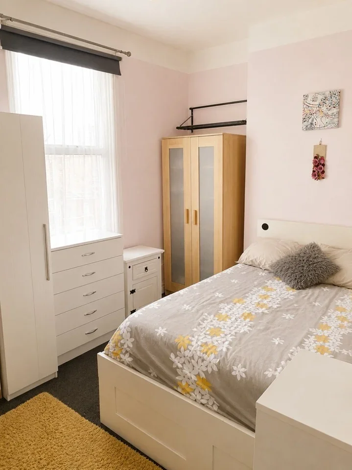 Flat Chippenham Road in City of Westminster