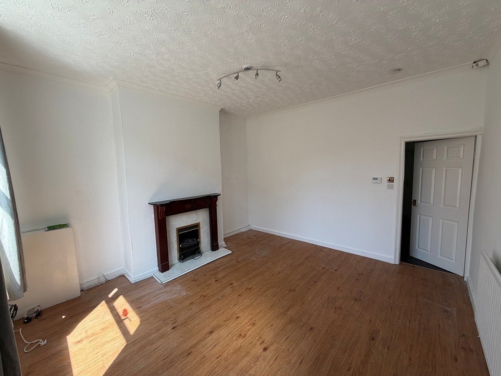 House Back Ivanhoe Street in Farnworth