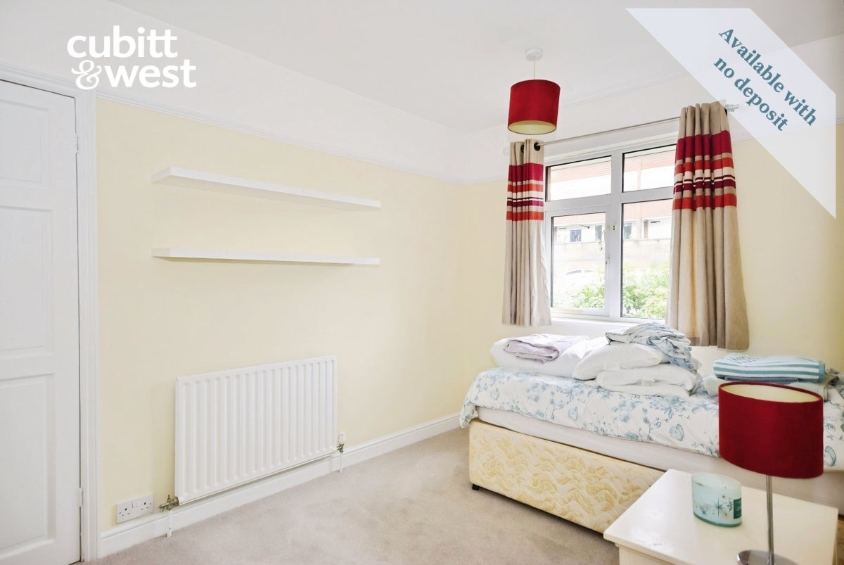 House Maude Close in Folkestone and Hythe District