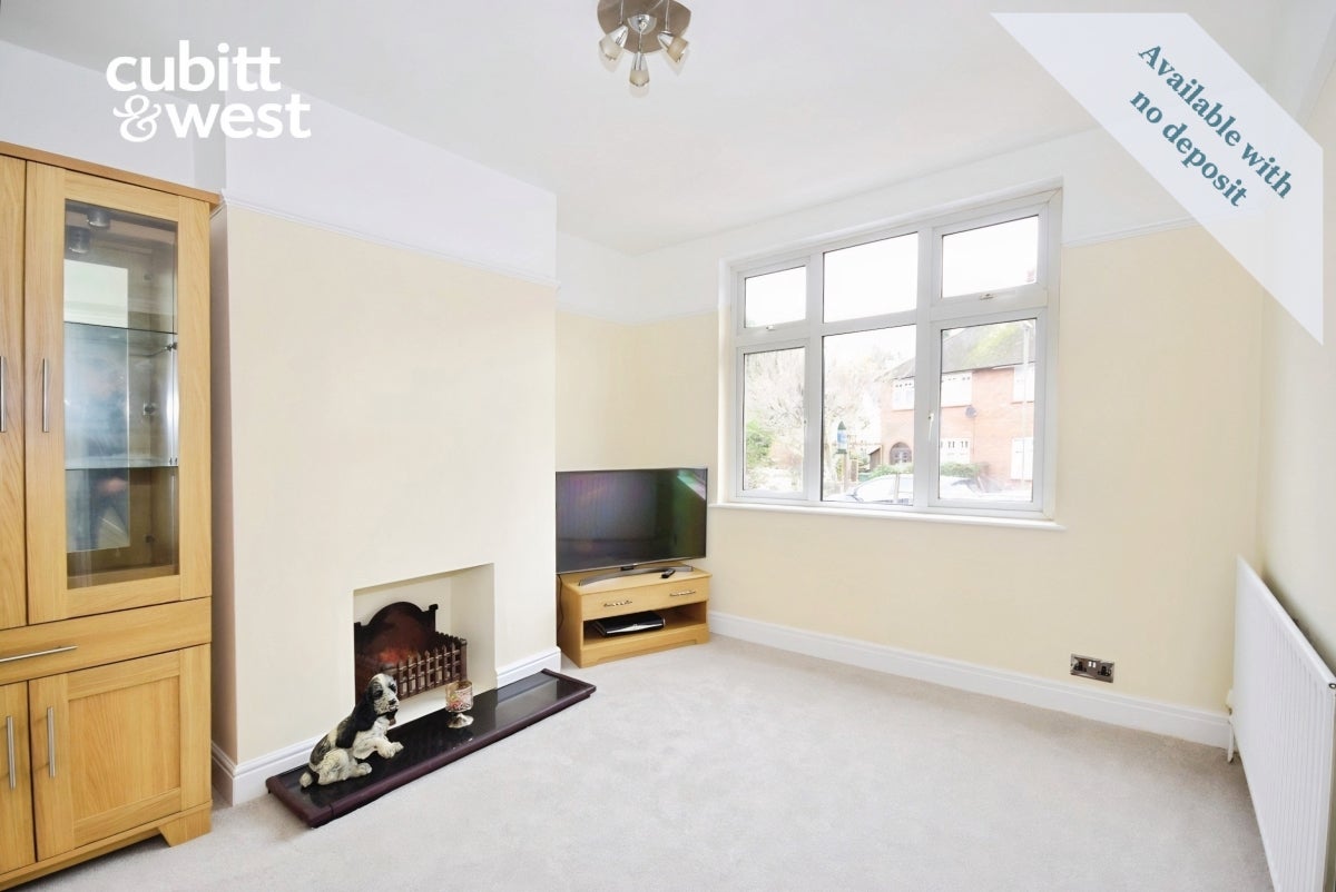 House Maude Close in Folkestone and Hythe District