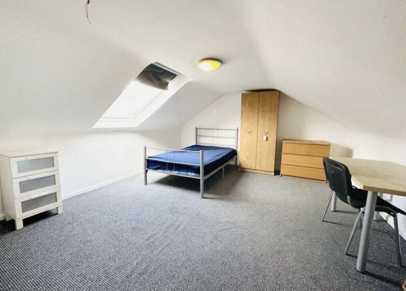 Room Mansfield Road in Nottingham