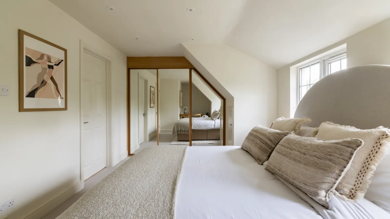 Flat Lyndhurst Avenue in Greater London