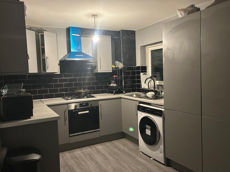 Room Arborfield Close in Slough