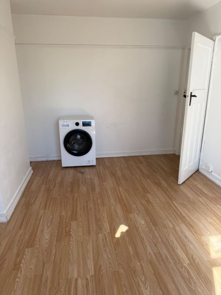 Room Perne Road in Cambridge