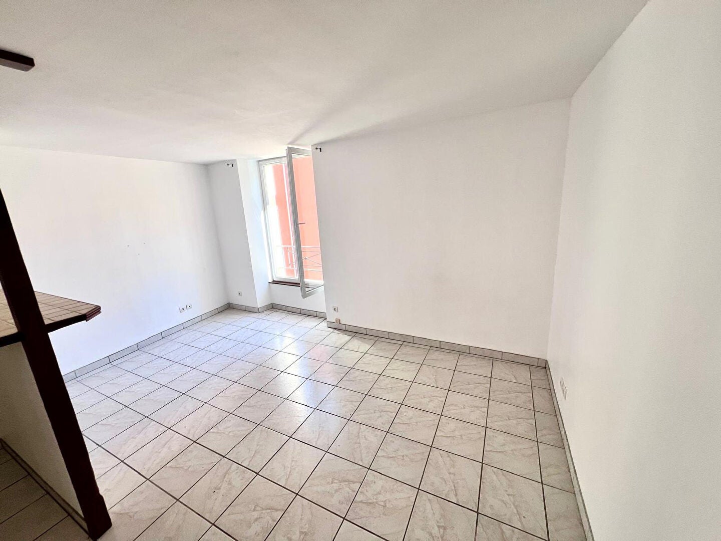 Appartement Place Léon Cassé à Corbeil-Essonnes