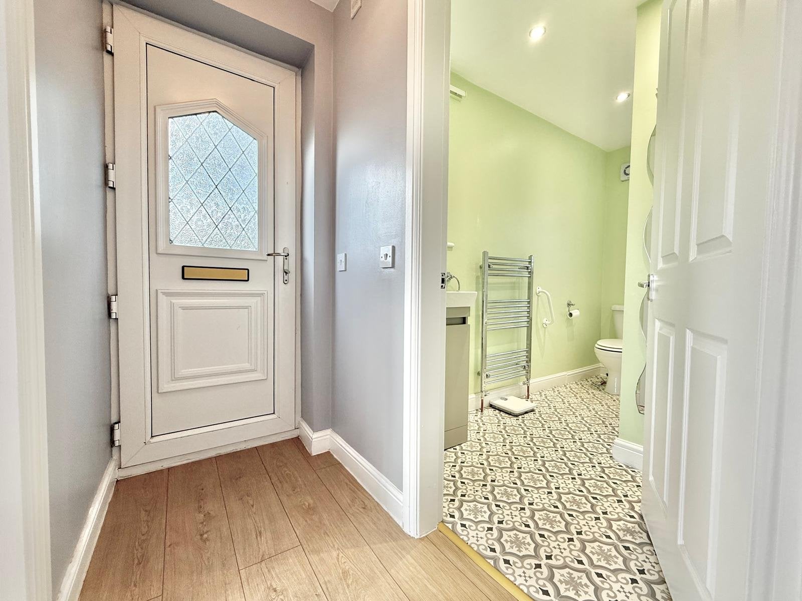 Flat Emmott Drive in Leeds