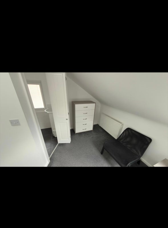 Room Burley Grange Road in Leeds