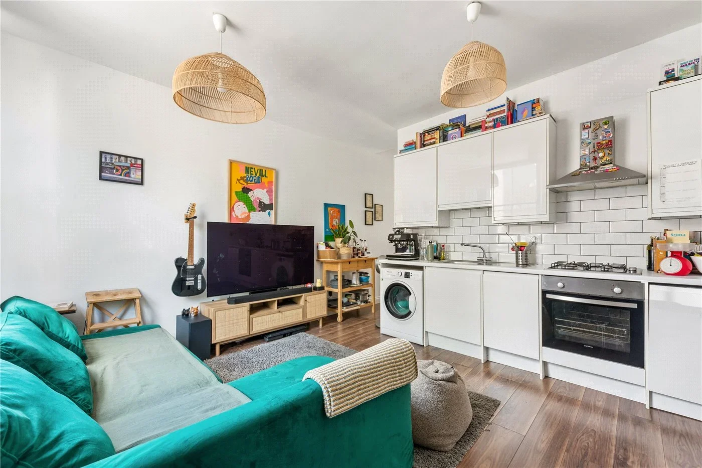 Flat Nevill Road in Greater London