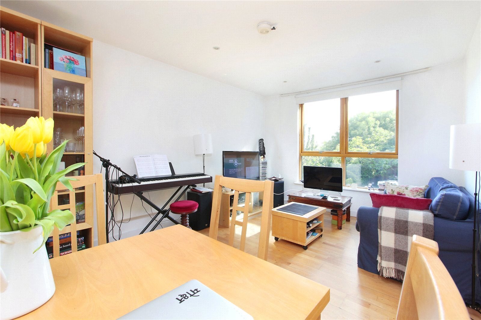 Flat Wilberforce Mews in Greater London