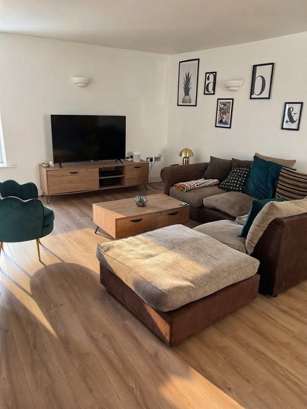 Room Womanby Street in Cardiff