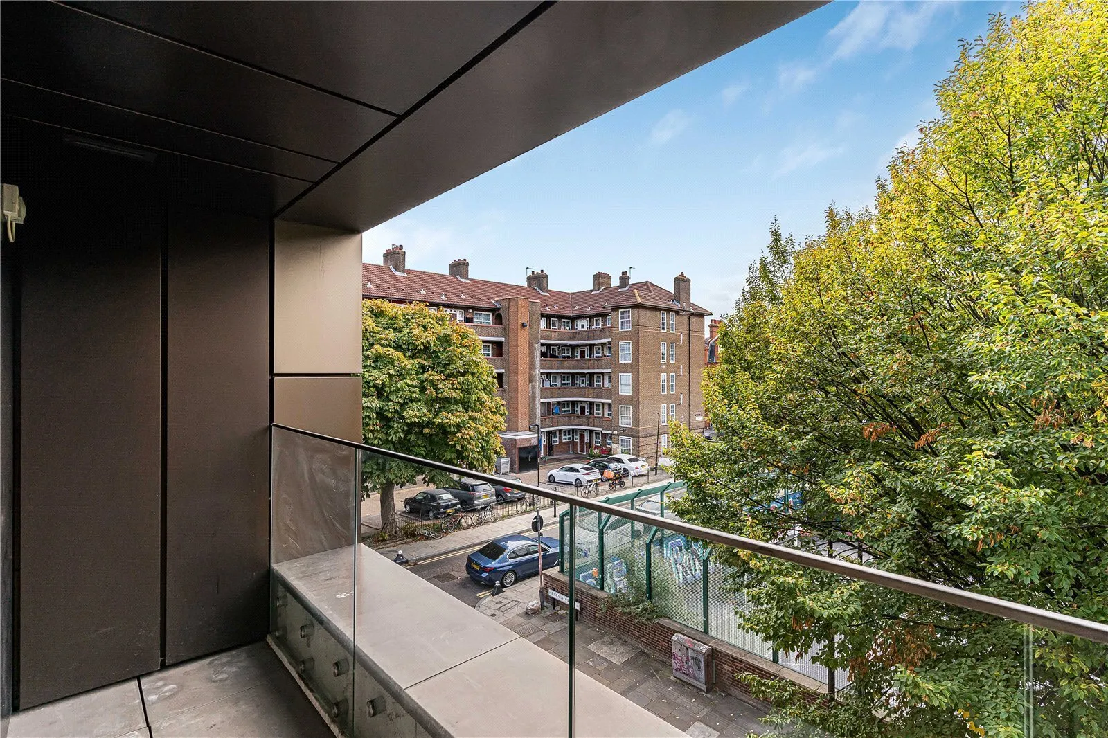 Flat Heneage Street in Greater London