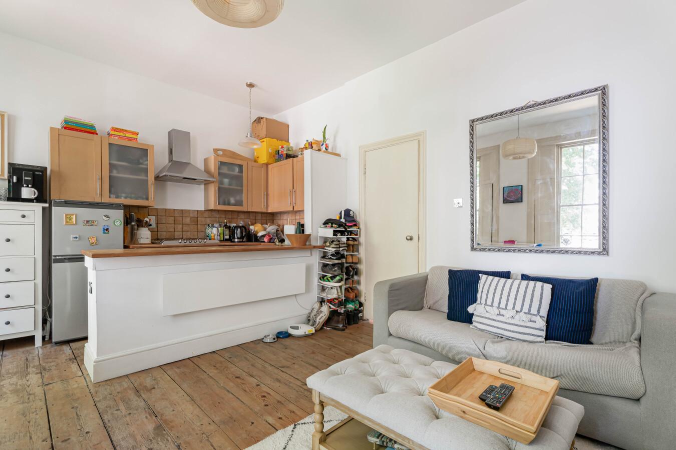 Flat Pentonville Road in Greater London