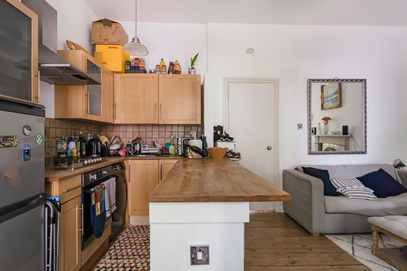 Flat Pentonville Road in Greater London