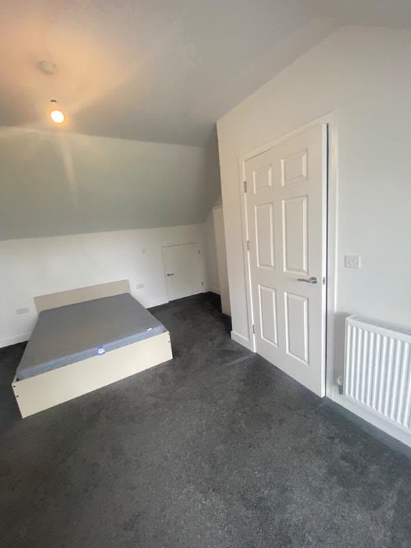 Room Crome Road in Bristol