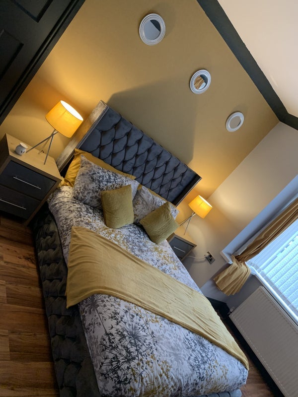 Room Lansdowne Road in Middlesbrough