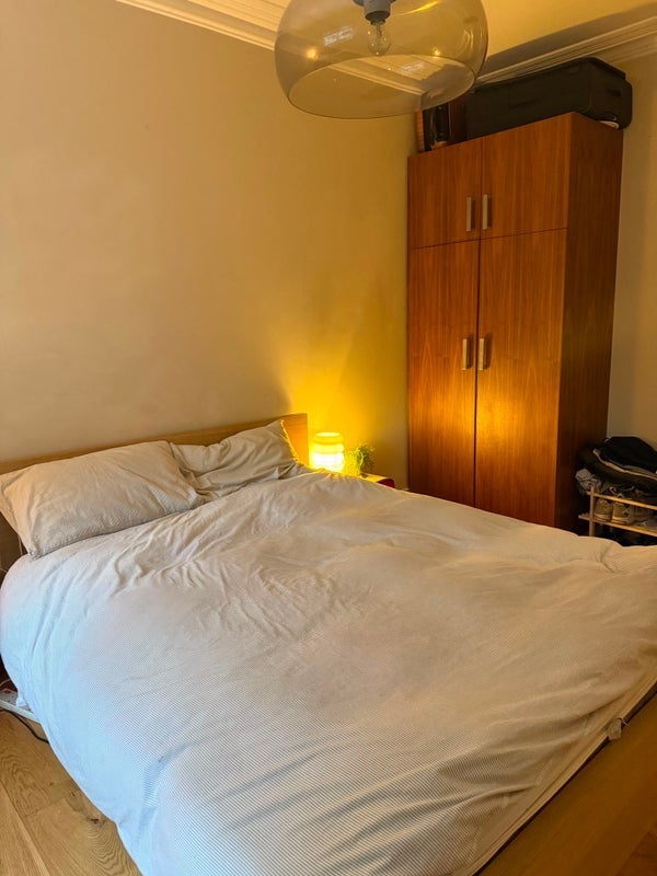 Room St Mark's Rise in Greater London