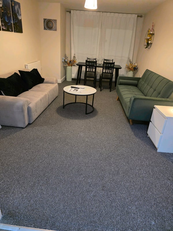 Room Bounds Green Road in Greater London