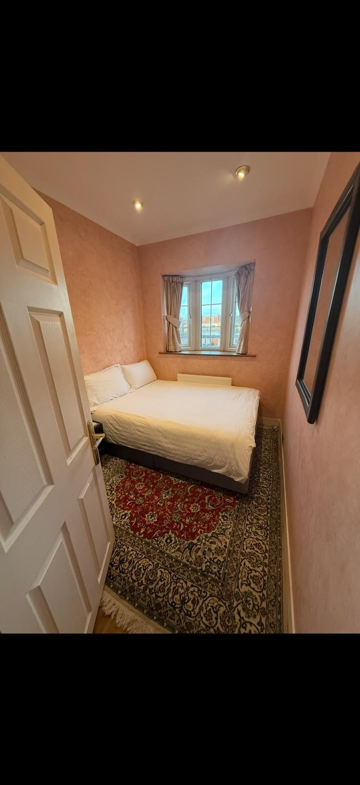 Flat Noel Road in Greater London