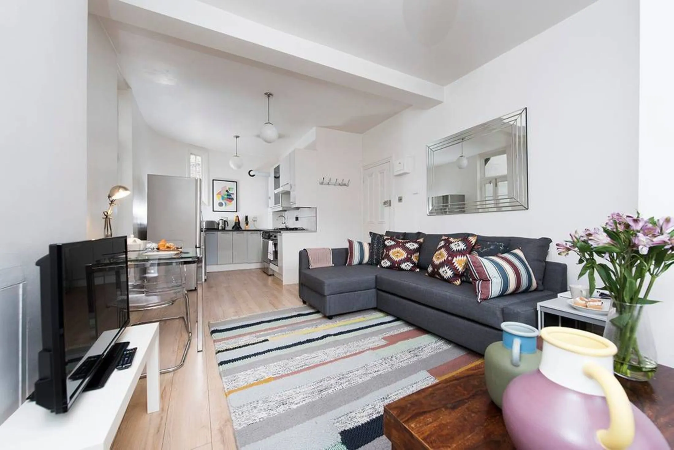 Flat Northdown Street in Greater London