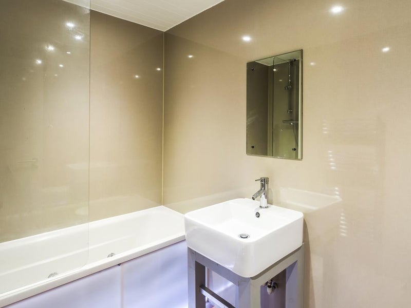 Room Watford Street in Stoke-on-Trent