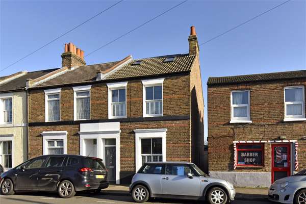 House Alexandra Road in Windsor