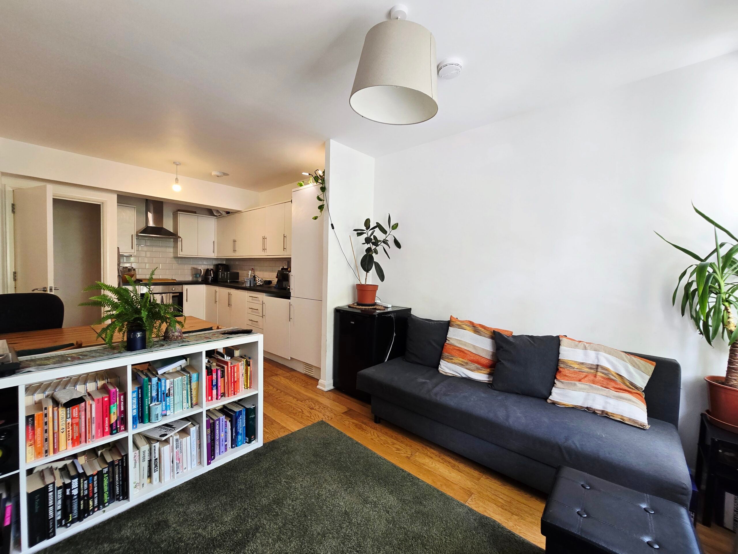 Flat Camberwell Road in Greater London