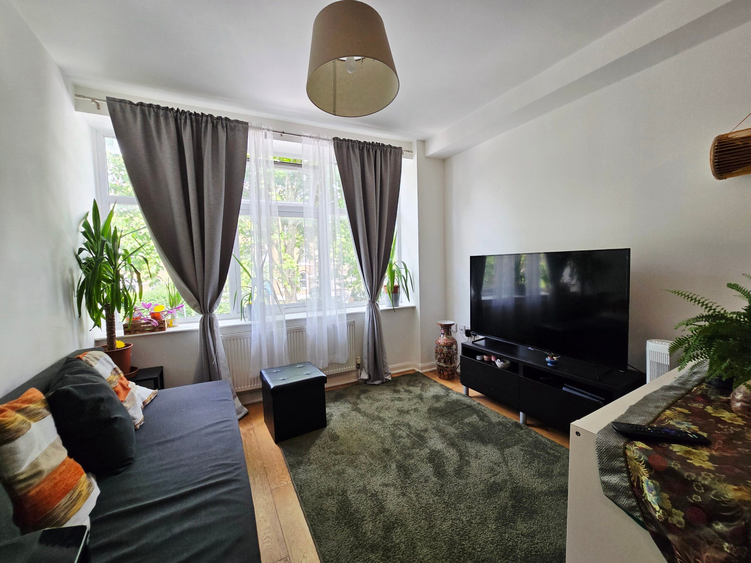 Flat Camberwell Road in Greater London